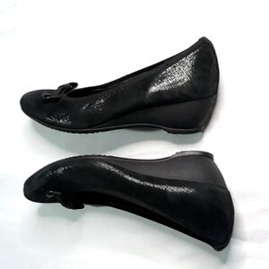 Munro Sparkle black rubber soles size 7 1/2 Wide